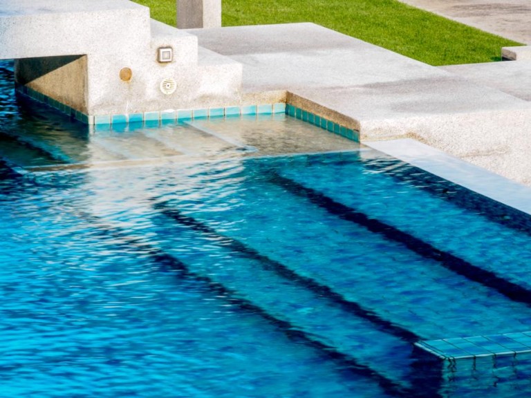 Comment choisir le carrelage pour votre piscine à Freyming-Merlebach ?